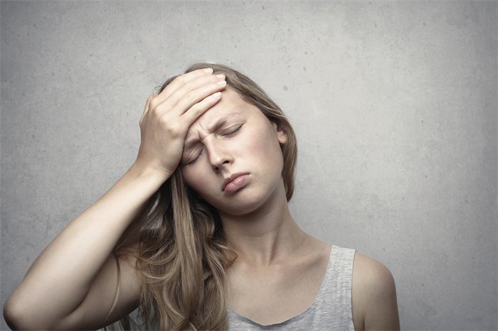 女人发际线后移怎么改善？3个问题加重发际线后移
