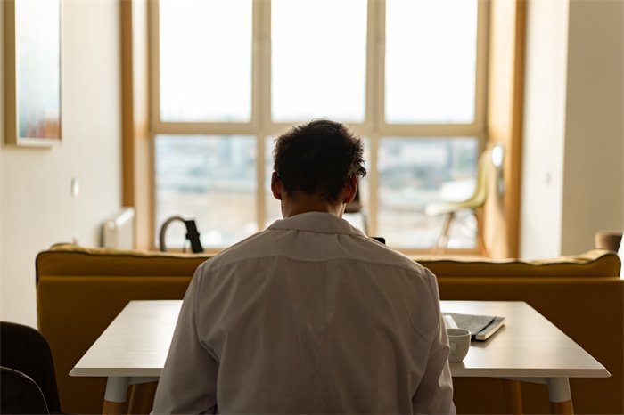 中年男人发际线高怎么改善？可以这么做！