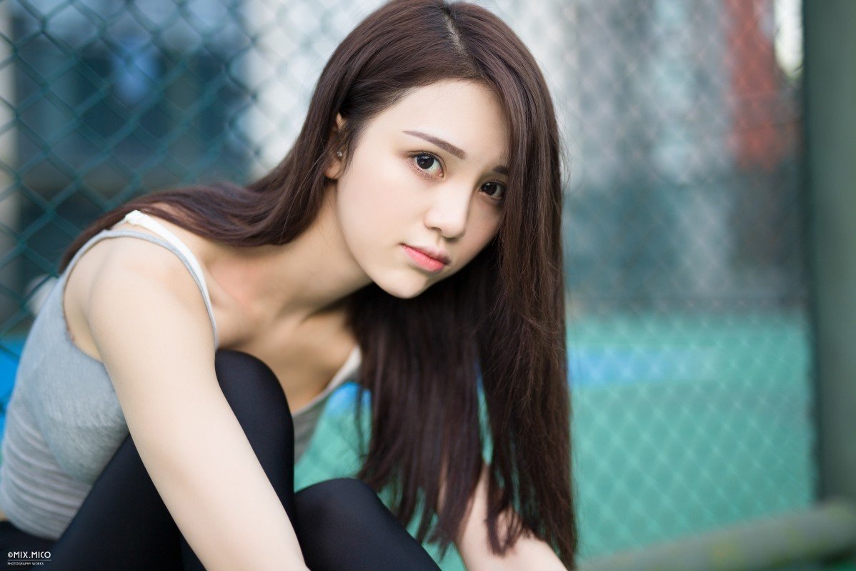 温婉大气的顺直长发