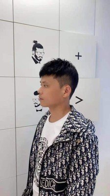 补发后侧面效果，帅气年轻