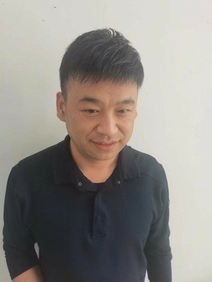 补发后年轻帅气 补发后年轻帅气