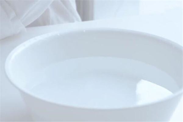 倒一盆干净的温水 倒一盆干净的温水